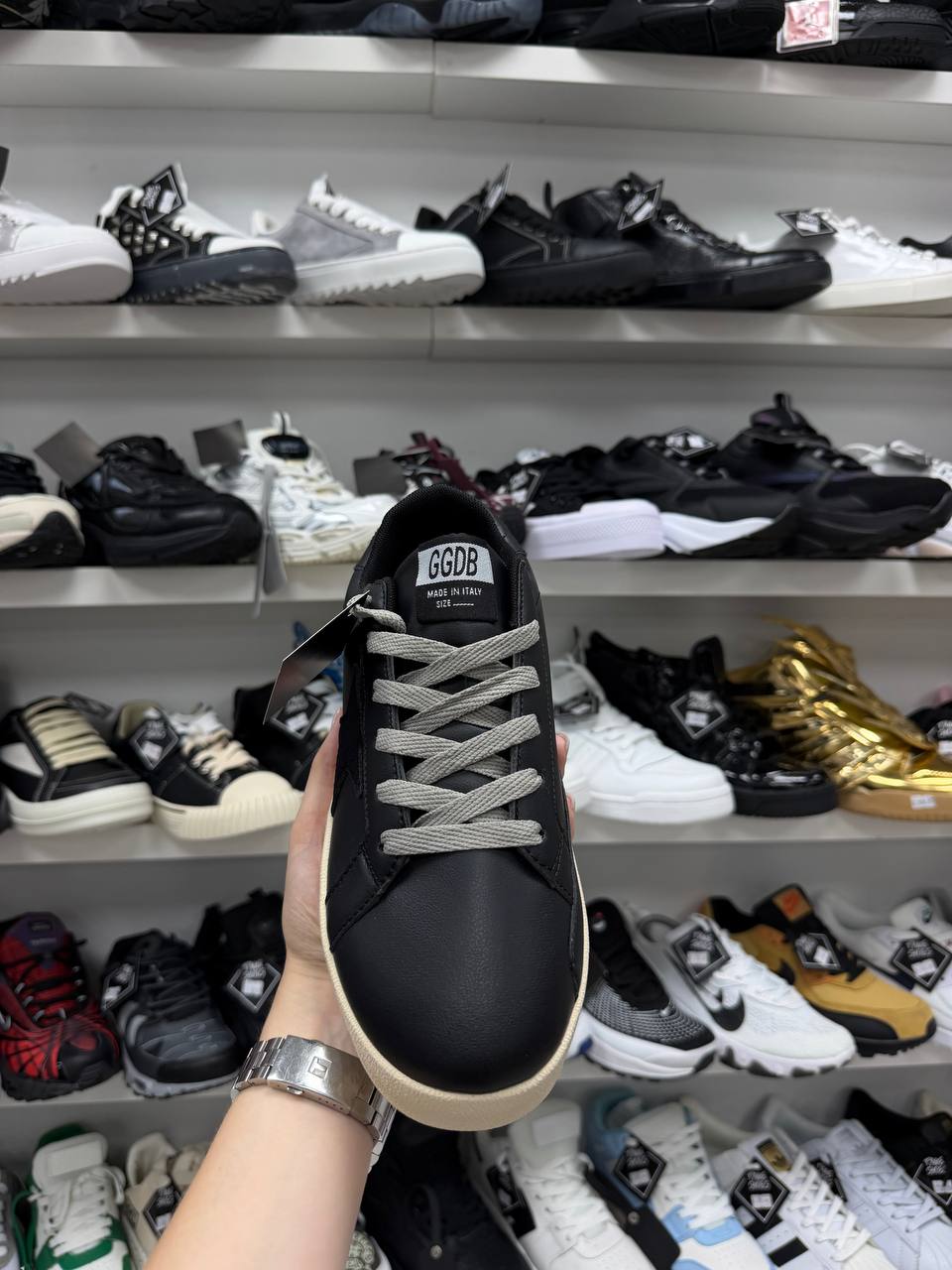 Golden Goose Golden Goose — фото 2